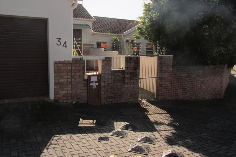 To Let 2 Bedroom Property for Rent in Beacon Bay Eastern Cape